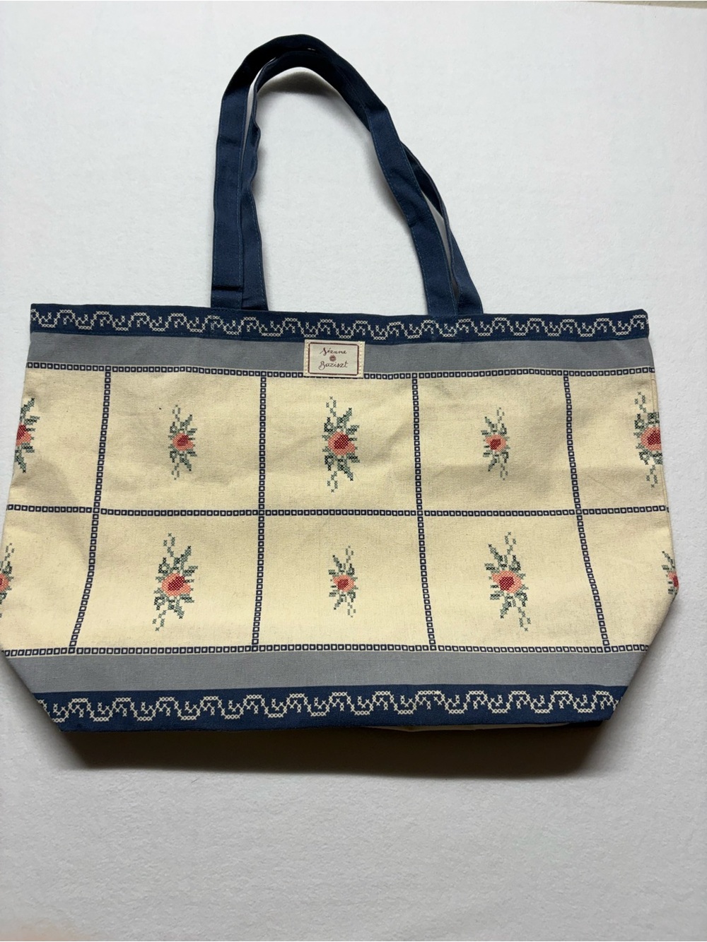 SEZANE x BAZISZT Blue
Cream & Pink Classic Floral Printed Large Canvas Tote Bag - Picture 7 of 8